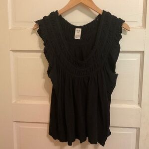 We the Free women’s XS Sleeveless ruffled Black Top